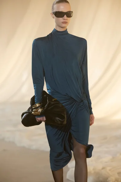Look 29